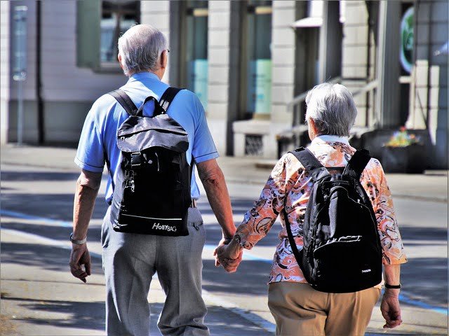 Childless Family: Exploring the Advantages, Disadvantages, and Struggles
