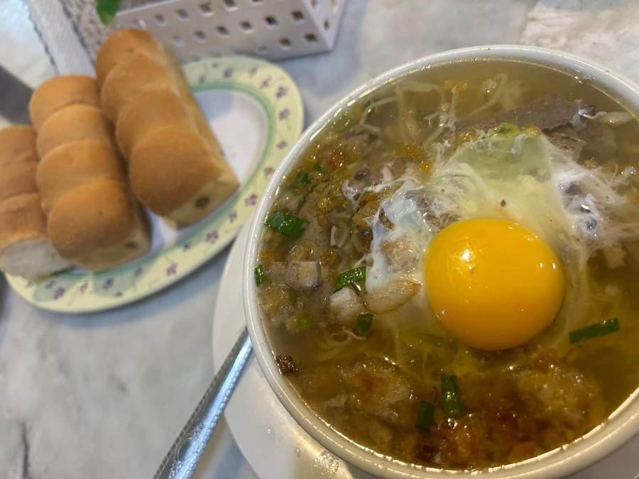 DSK Batchoy House at Robinsons Triangle, Bacolod City