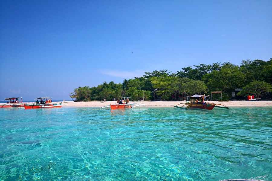 Mantigue Island , Camiguin | A Tourist Spot
