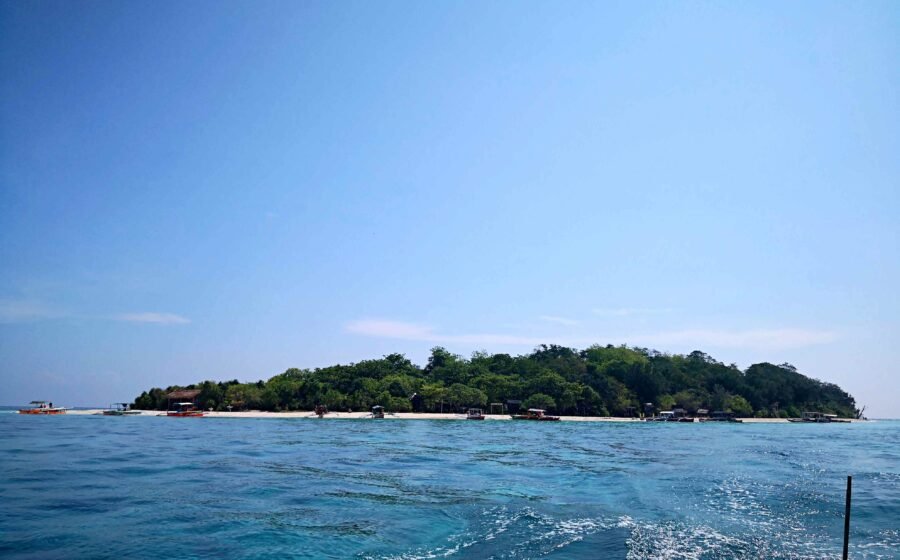 Mantigue Island , Camiguin | A Tourist Spot