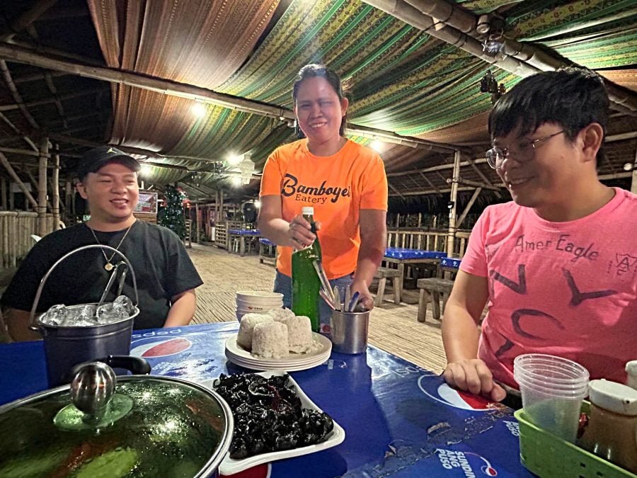 Bamboyet Talabahan Seafood Restaurant in Talisay : A Review