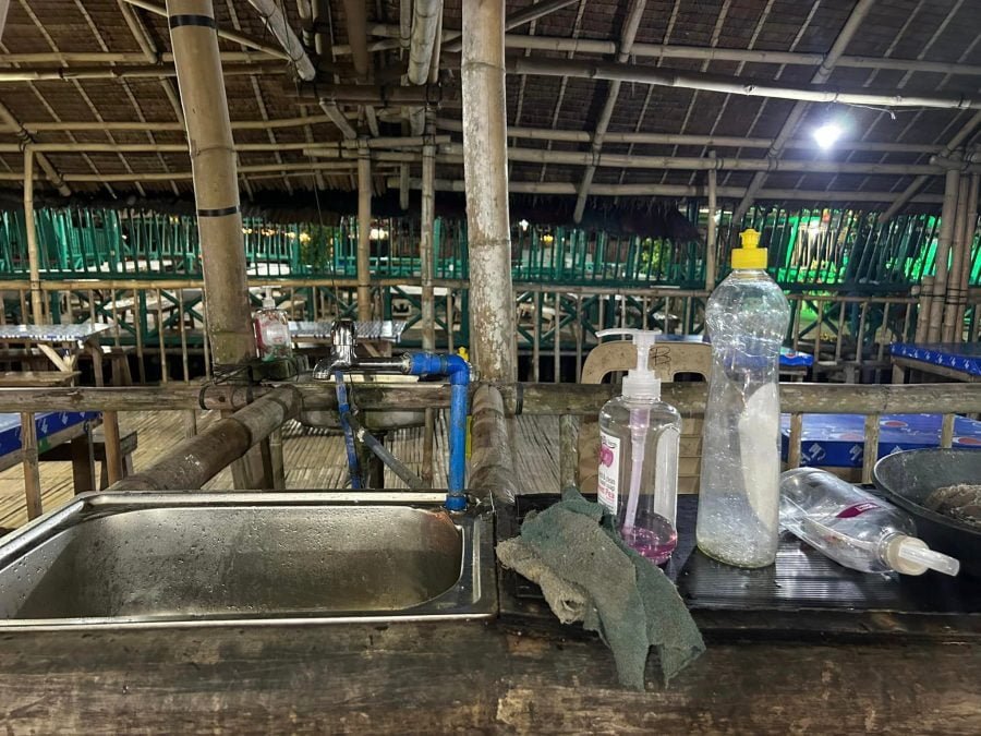 Bamboyet Talabahan Seafood Restaurant in Talisay : A Review
