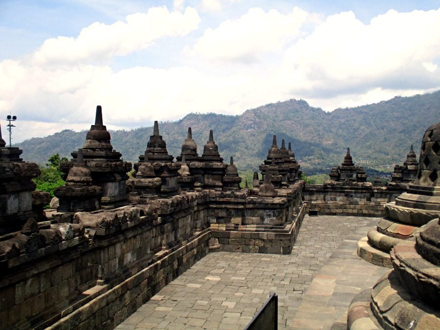 Borobudur Temple in Yogyakarta, Indonesia | Travel guide