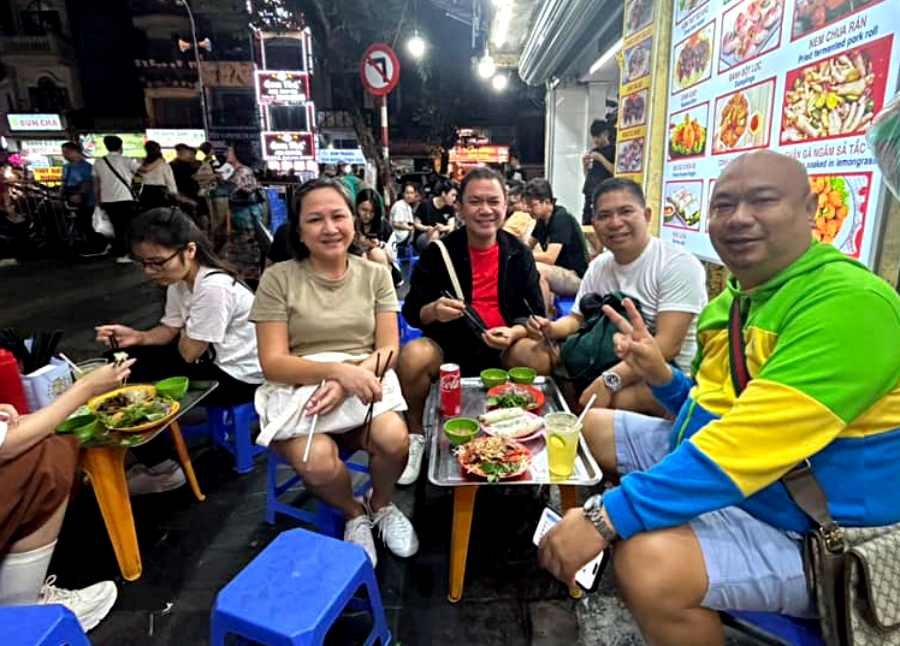 Hanoi Street Food : A Culinary Journey with Friends