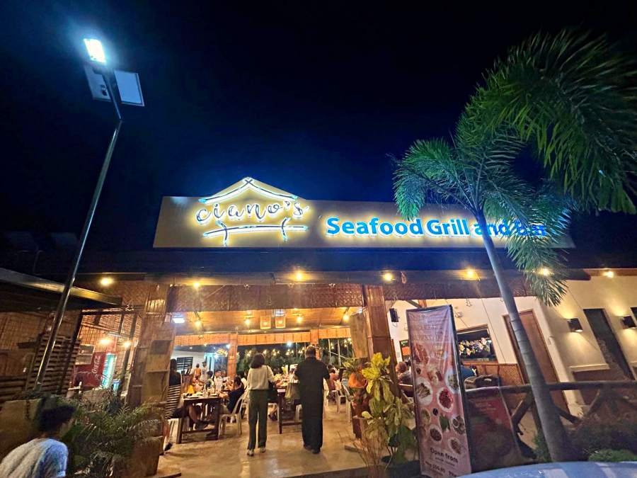 Cianos Seafood Grill and Bar 