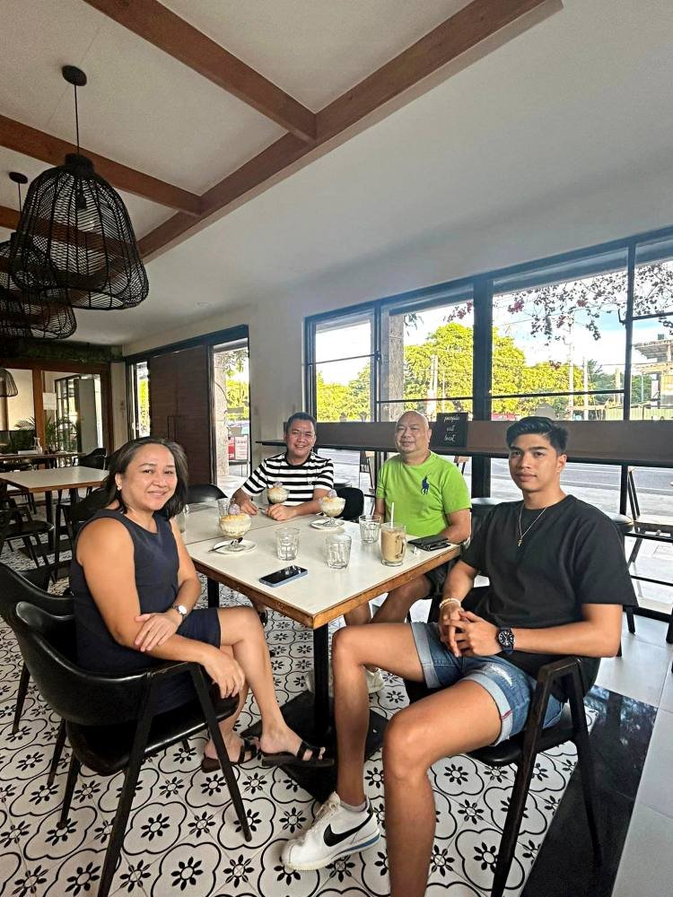 The Farmhouse | Halo-halo | A Review