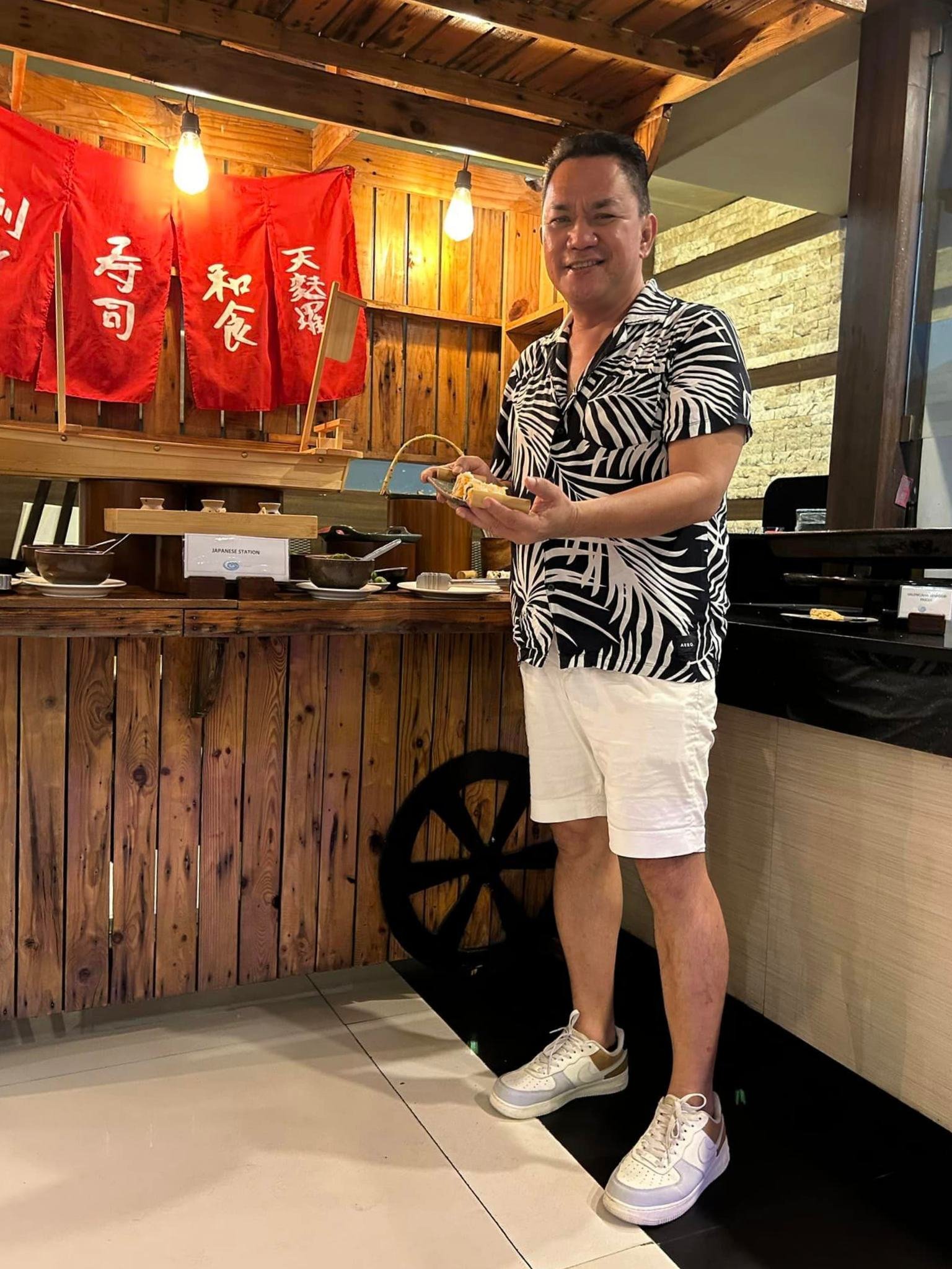 Weekend Seafood Buffet ,L Fisher Hotel 