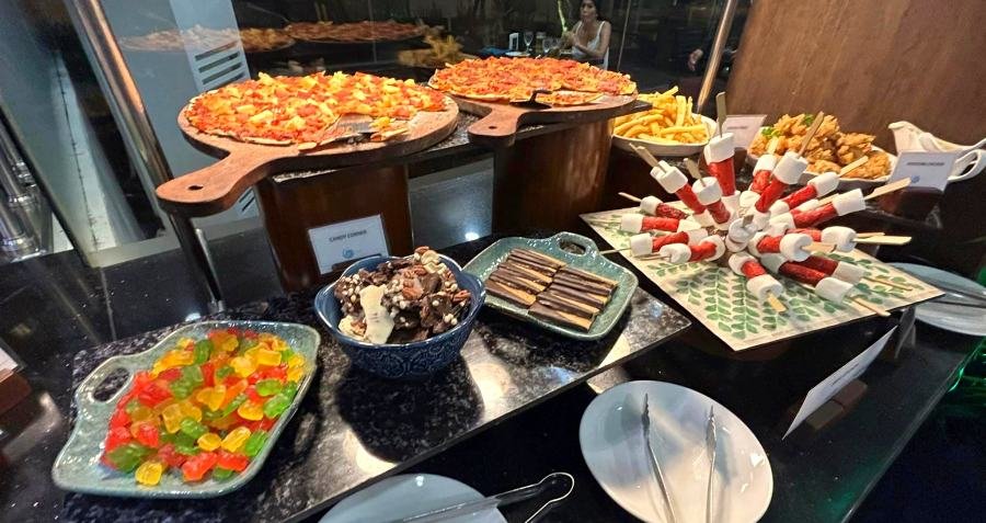 Weekend Seafood Buffet ,L Fisher Hotel 