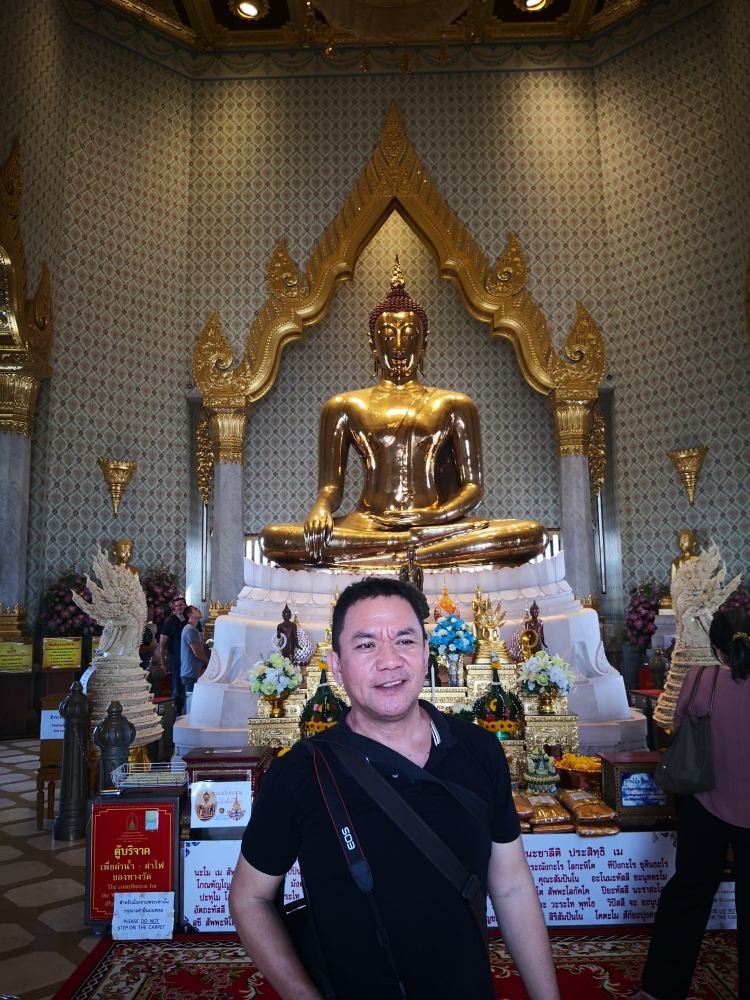 Golden Buddha at Wat Traimit | Tourist Attraction