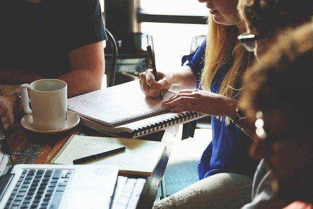 Performance Evaluation Dilemma at Innovatech Solutions | Case Study