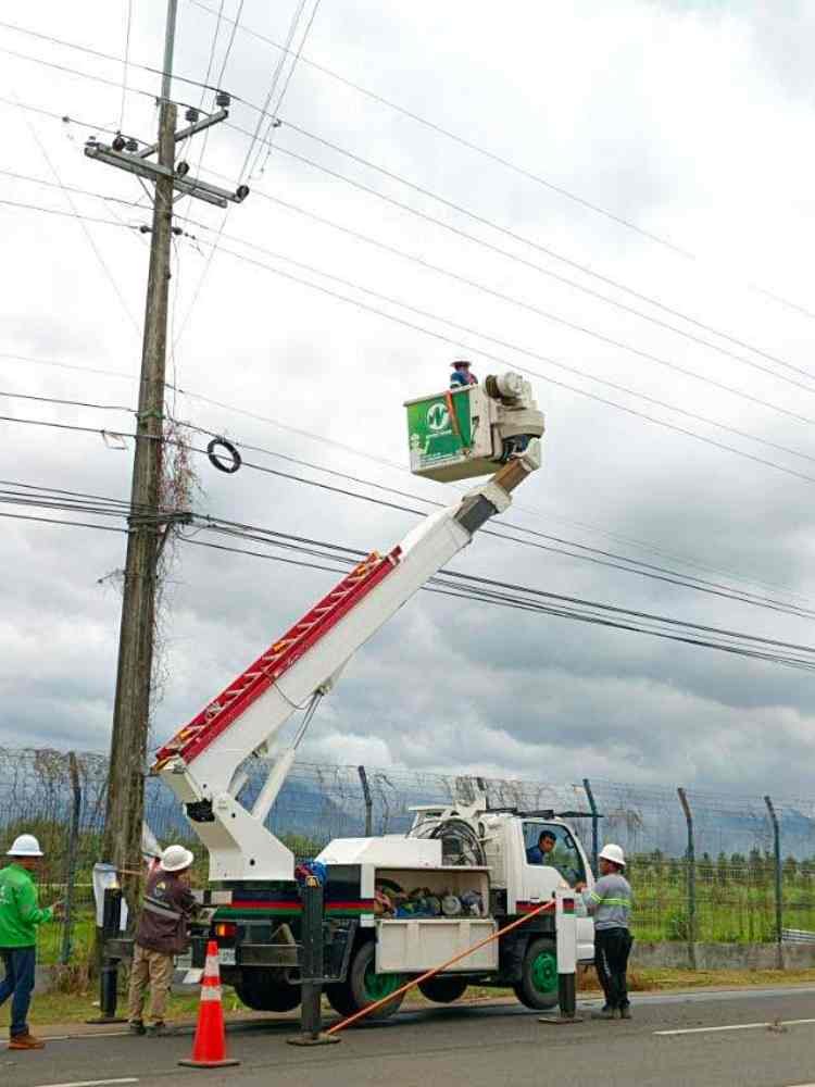 Tornado Strikes Murcia , Alijis | Negros Power Restoration Efforts