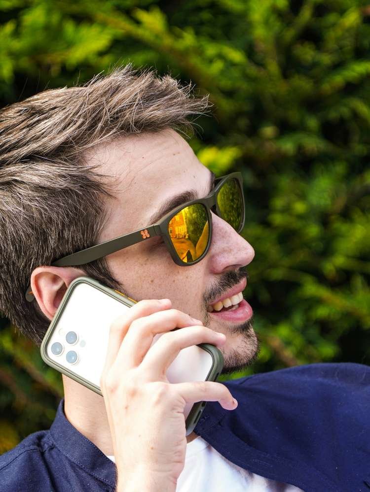 Phone Call Etiquette: When to Message First vs. Call Directly