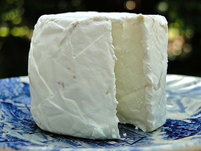 Low-Carb Cheeses I Love: Carb Facts, Benefits & Selection Tips