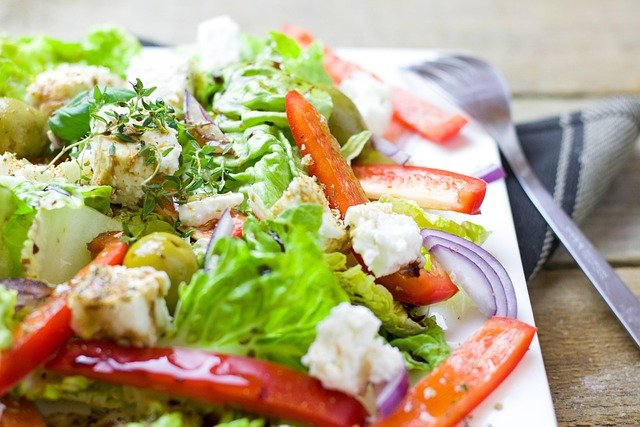 Greek Feta Salad Recipe | A Refreshing Low‑Carb Meal 