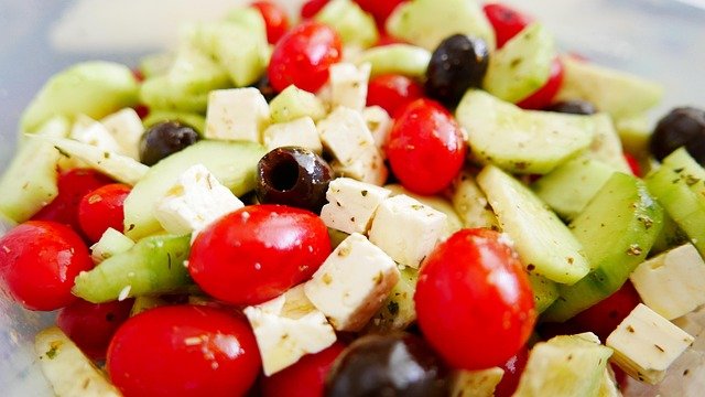 Greek Feta Salad Recipe | A Refreshing Low‑Carb Meal 