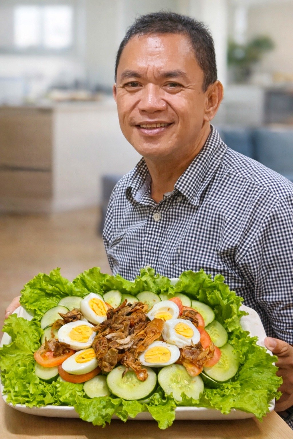 Crispy Chicken High-Protein Low-Carb Salad Recipe